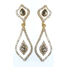 Сережки-гвоздики. Позолота. Камені: циркон. Довжина: 65 мм. Ширина: 20 мм