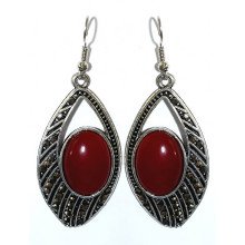 Сережки Fashion Jewelry. Під крапельне срібло. Камені: бордовий агат та гематит. Довжина: 6 см. Ширина: 23 мм.