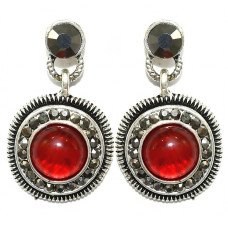 Сережки Fashion Jewelry. Під крапельне срібло. Камені: бордовий агат та гематит. Довжина: 33 мм. Ширина: 19 мм.