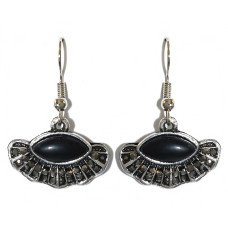 Сережки Fashion Jewelry. Під крапельне срібло. Камені: чорний агат та гематит. Довжина: 33 мм. Ширина: 22 мм.