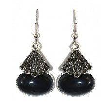 Сережки Fashion Jewelry. Під крапельне срібло. Камені: чорний агат та гематит. Довжина: 43 мм. Ширина: 19 мм.