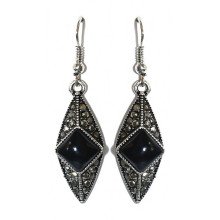 Сережки Fashion Jewelry. Під крапельне срібло. Камені: чорний агат та гематит. Довжина: 47 мм. Ширина: 12 мм.