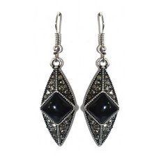 Сережки Fashion Jewelry. Під крапельне срібло. Камені: чорний агат та гематит. Довжина: 47 мм. Ширина: 12 мм.