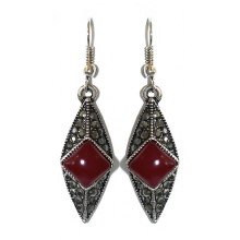 Сережки Fashion Jewelry. Під крапельне срібло. Камені: бордовий агат та гематит. Довжина: 47 мм. Ширина: 12 мм.