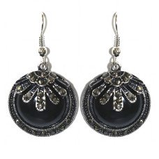Сережки Fashion Jewelry. Під крапельне срібло. Камені: чорний агат та гематит. Довжина: 44 мм. Ширина: 22 мм.