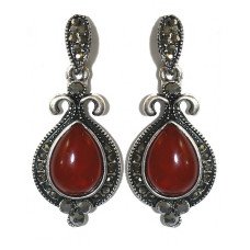 Сережки Fashion Jewelry. Під крапельне срібло. Камені: бордовий агат та гематит. Довжина: 41 мм. Ширина: 17 мм.