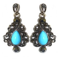 Сережки Fashion Jewelry. Під крапельне срібло. Камені: бірюзовий агат та гематит. Довжина: 39 мм. Ширина: 21 мм.
