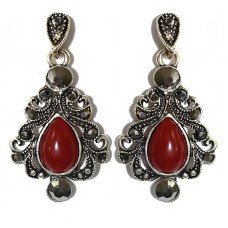 Сережки Fashion Jewelry. Під крапельне срібло. Камені: бордовий агат та гематит. Довжина: 39 мм. Ширина: 21 мм.