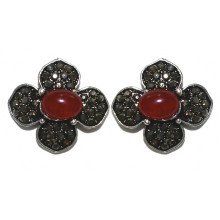 Сережки-гвоздики Fashion Jewelry. Під крапельне срібло. Камені: бордовий агат та гематит. Діаметр: 19 мм.