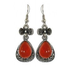 Сережки Fashion Jewelry. Під крапельне срібло. Камені: бордовий агат та гематит. Довжина: 4.8 см. Ширина: 16 мм.