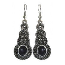 Сережки Fashion Jewelry. Під крапельне срібло. Камені: чорний агат та гематит. Довжина: 5.8 см. Ширина: 19 мм.