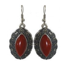 Сережки Fashion Jewelry. Під крапельне срібло. Камені бордовий агат та гематит. Довжина: 4.9 см. Ширина: 21 мм.