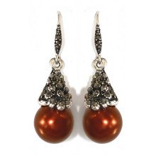 Сережки Fashion Jewelry. Під крапельне срібло. Камені: бордовий агат та гематит. Довжина: 4.5 см. Ширина: 14 мм.