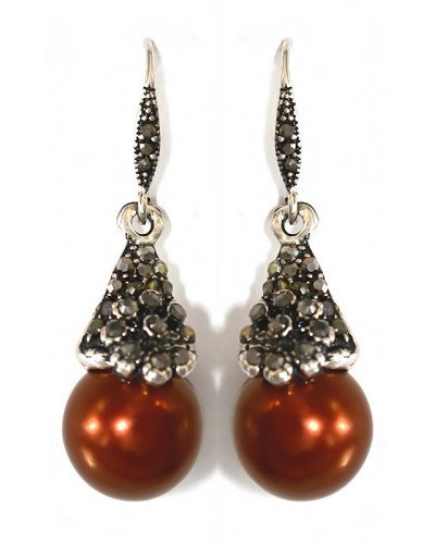 Сережки Fashion Jewelry. Під крапельне срібло. Камені: бордовий агат та гематит. Довжина: 4.5 см. Ширина: 14 мм.