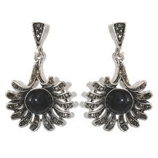 Сережки-гвоздики Fashion Jewelry. Під крапельне срібло. Камені: агат та гематит. Довжина: 4.1 см. Ширина: 26 мм.
