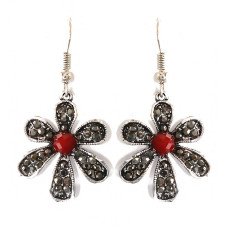 Сережки Fashion Jewelry. Під крапельне срібло. Камені: бордовий агат та гематит. Довжина: 42 мм. Ширина: 22 мм.