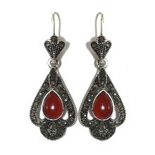 Сережки Fashion Jewelry. Під крапельне срібло. Камені: бордовий агат та гематит. Довжина: 45 мм. Ширина: 17 мм.