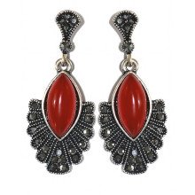 Сережки-гвоздики Fashion Jewelry. Під крапельне срібло. Камені: агат та гематит. Довжина: 42 мм. Ширина: 18 мм.