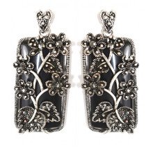 Сережки-гвоздики Fashion Jewelry. Під крапельне срібло. Камені: агат та гематит. Довжина: 51 мм. Ширина: 23 мм.