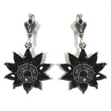 Сережки Fashion Jewelry. Під крапельне срібло. Камені: чорний агат та гематит. Довжина: 50 мм. Ширина: 30 мм.