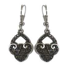 Сережки Fashion Jewelry. Під крапельне срібло. Камені: гематит. Довжина: 37 мм. Ширина: 16 мм.