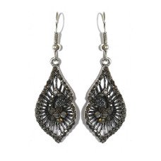Сережки Fashion Jewelry. Під крапельне срібло. Камені: гематит. Довжина: 48 мм. Ширина: 15 мм.