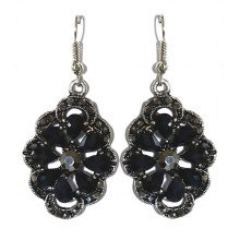 Сережки Fashion Jewelry. Під крапельне срібло. Камені: чорний агат та гематит. Довжина: 50 мм. Ширина: 23 мм.