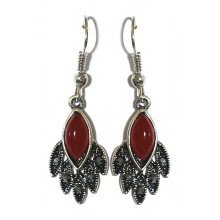 Сережки Fashion Jewelry. Під крапельне срібло. Камені: бордовий агат та гематит. Довжина: 39 мм. Ширина: 13 мм.