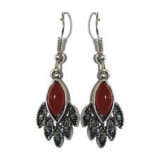 Сережки Fashion Jewelry. Під крапельне срібло. Камені: бордовий агат та гематит. Довжина: 39 мм. Ширина: 13 мм.