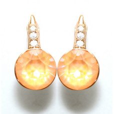 Сережки XР. Позолота 18К. Камені: Swarovski персиковий хамелеон та білий циркон. Довжина: 1.6 см. Ширина: 9 мм.