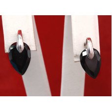 Сережки-гвоздики. Родій. Камені: чорний циркон. Довжина: 1,6 см. Ширина: 9 мм.
