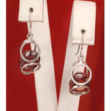 Сережки. Родій. Камені: червоний циркон. Довжина: 3,1 см. Ширина: 11 мм.