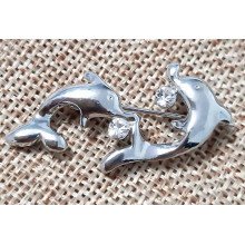Брошка. Родій. Камені: білий циркон. Діаметр: 3.5 см.
