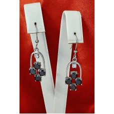 Сережки. Родій. Камені: білий та чорний циркон. Довжина: 4 см. Ширина: 12 мм.