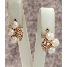 Сережки з перлами. Булат. Під позолоту ЧВ. Камені: циркон. Довжина: 17 мм. Ширина: 12 мм.