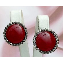 Сережки гвоздики . Колір: під крапельне срібло. Камені: бордовий агат і гематит. Висота: 4.3 см. Ширина: 25 мм