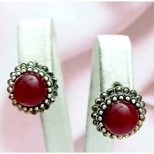 Сережки гвоздики . Колір: під крапельне срібло. Камені: бордовий агат і гематит. Висота: 4.3 см. Ширина: 25 мм