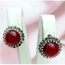 Сережки гвоздики . Колір: під крапельне срібло. Камені: бордовий агат і гематит. Висота: 4.3 см. Ширина: 25 мм