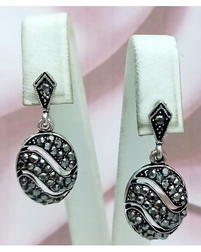Сережки гвоздики. Колір: під крапельне срібло. Камені: гематит . Діаметр: 19 мм