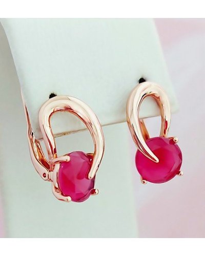 Сережки ХР. Позолота ЧВ. Камені: малиновий циркон. Довжина: 1,7 см