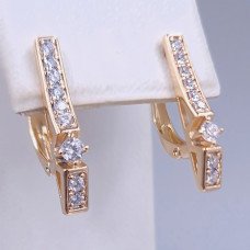 Сережки ХР. Позолота 18К. Камені: білий циркон. Висота: 23 мм. Ширина: 3мм.