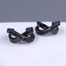 Кафи XР з цирконами, вкриті чорною емаллю. Позолота 18К. Довжина: 10 мм. Ширина: 12 мм.