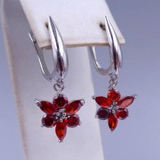 Сережки ХР. Родій. Камінь: червоний циркон. Висота: 35 мм. Ширина: 13 мм.
