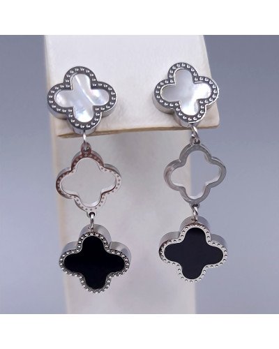 Сережки-гвоздики Stainless Steel з білою та чорною емаллю. Сталь. Родій. Довжина: 42 мм. Ширина: 13 мм.