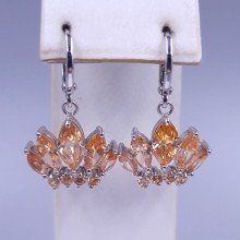 Сережки ХР. Родій. Камені: бежевий циркон. Довжина: 31 мм. Ширина: 19 мм.