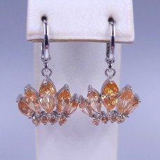 Сережки ХР. Родій. Камені: бежевий циркон. Довжина: 31 мм. Ширина: 19 мм.