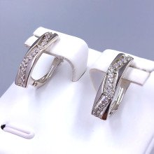 Серьги ХР. Родий. Камені: білий циркон. Довжина: 17 мм. Ширина: 4 мм.