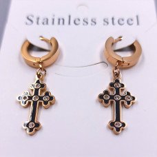 Сережки Stainless Steel з чорною емаллю та цирконами. Сталь. Позолота ЧВ. Довжина: 37 мм. Ширина: 13 мм.