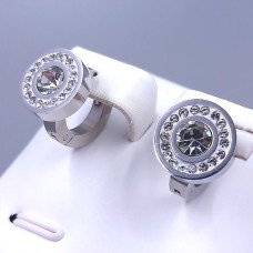 Сережки Stainless Steel з білою емаллю та цирконами. Сталь. Родій. Діаметр: 13 мм. Ширина: 11 мм.