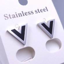 Сережки-гвоздики Stainless Steel із чорною емаллю. Сталь. Родій. Довжина: 11 мм. Ширина: 12 мм.